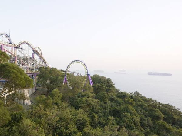 Photograph Chris Frazer Smith Amusement Park China on One Eyeland